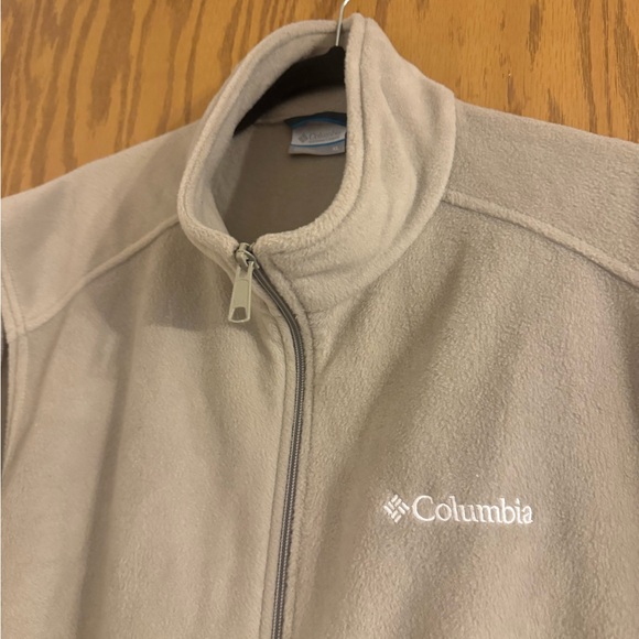 Columbia Sportswear Company Steens Mountain Vest Size XL Color Tan/Beige. - Picture 5 of 9